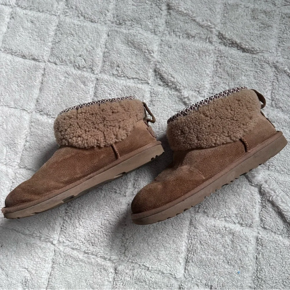 Ugg | Classic Ultra Mini Maxi Curly Boots | Size 5